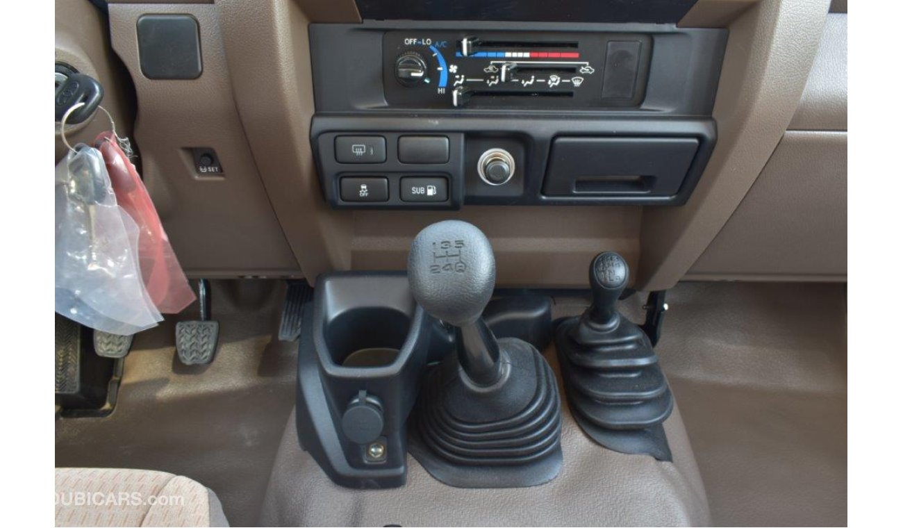 تويوتا لاند كروزر هارد توب 78 V8 4.5L Diesel Manual Transmission