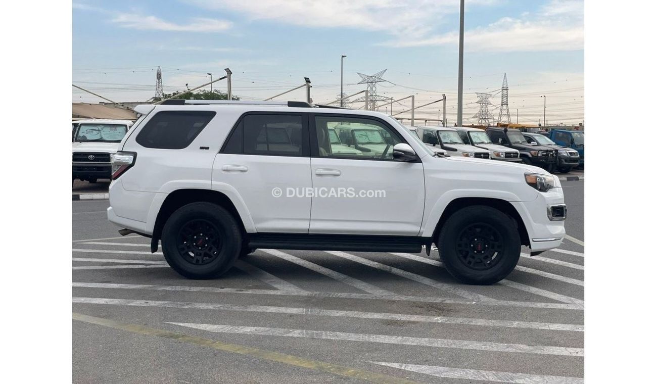 Toyota 4Runner *Offer*2019 Toyota 4Runner SR5 premium 4x4 Full Option /5% VAT LOCAL REG