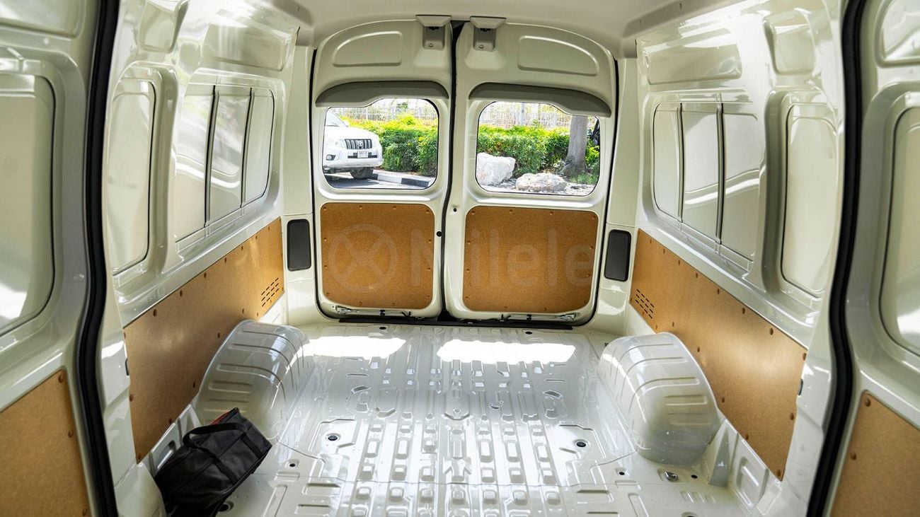 تويوتا هاياس TOYOTA HIACE HR CARGO VAN