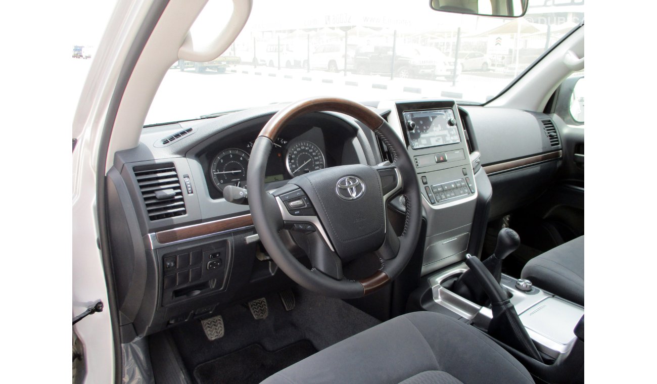 Toyota Land Cruiser - LHD - 200 4.5L V8 DIESEL GXR 8 SPL MANUAL - WINCH + DIFF LOCK
