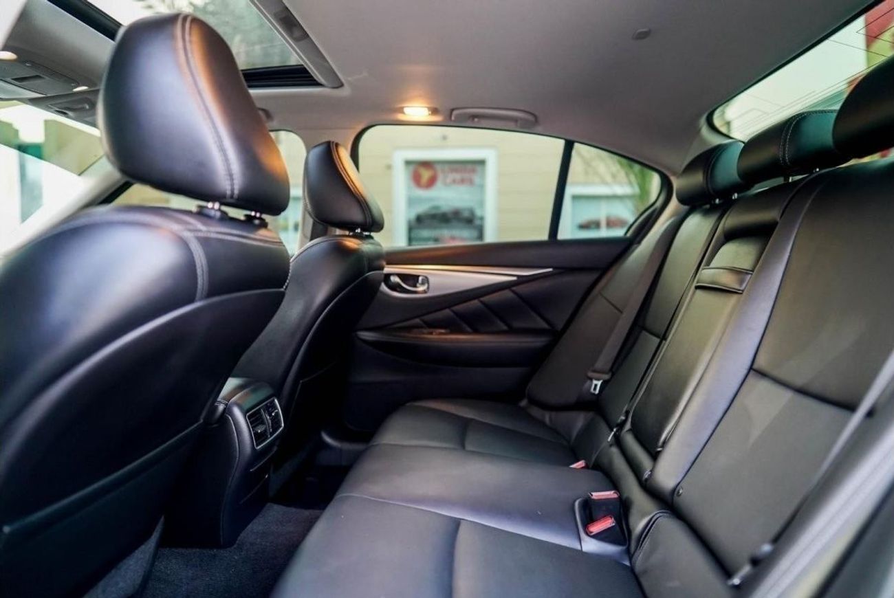 Infiniti Q50 Luxe V37