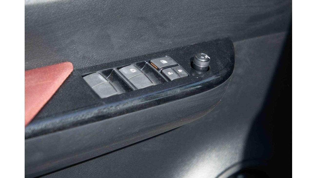 تويوتا هيلوكس تويوتا هيلوكس 4x4 DC 2.8 SR5 - أسود من الداخل عنابي