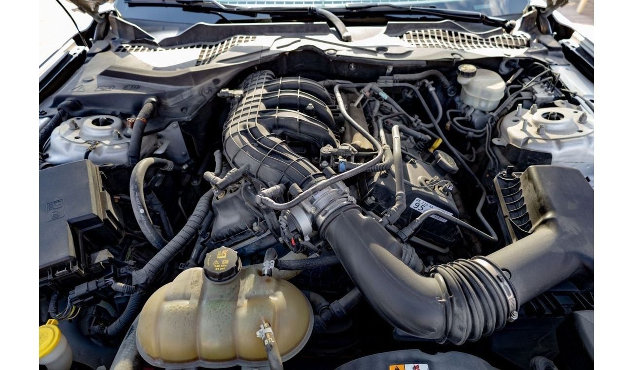 Ford Mustang Ford Mustang V6 2016 GCC under Warranty with Flexible Down-Payment.