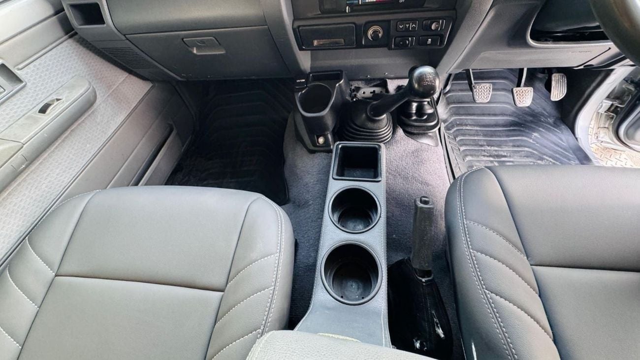 Toyota Land Cruiser Pick Up SINGLE CABIN | MANUAL TRANSMISSION | 4.5L DIESEL ENGINE | 2017 | RHD | PREMIUM TUFF BULL BAR WITH LE