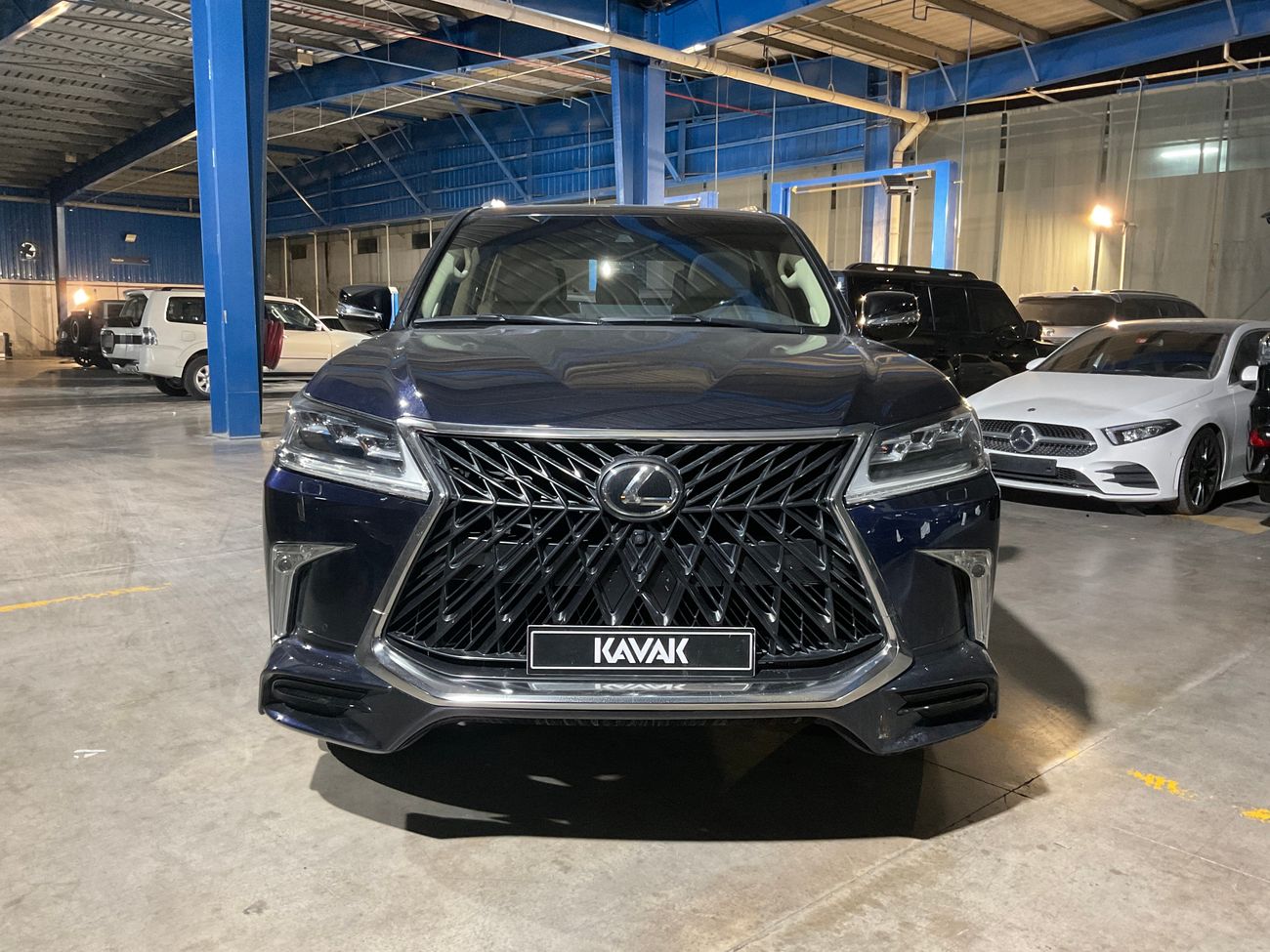 لكزس LX 570 Signature | شامل الضمان | 0 ﺪﻔﻋﺓ ﺃﻮﻟﻯ