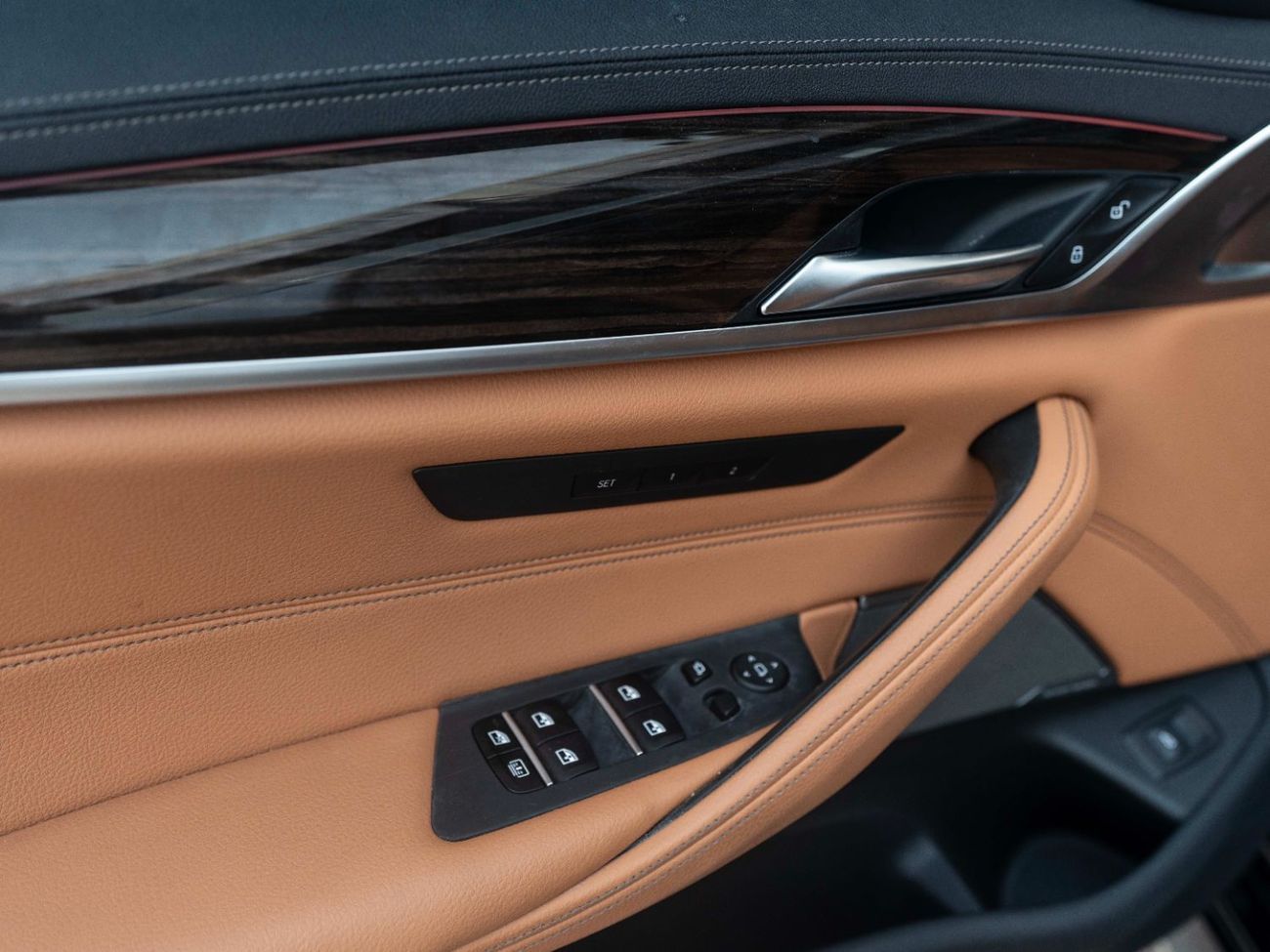 بي أم دبليو 530i Luxury M Sport Package 2.0L