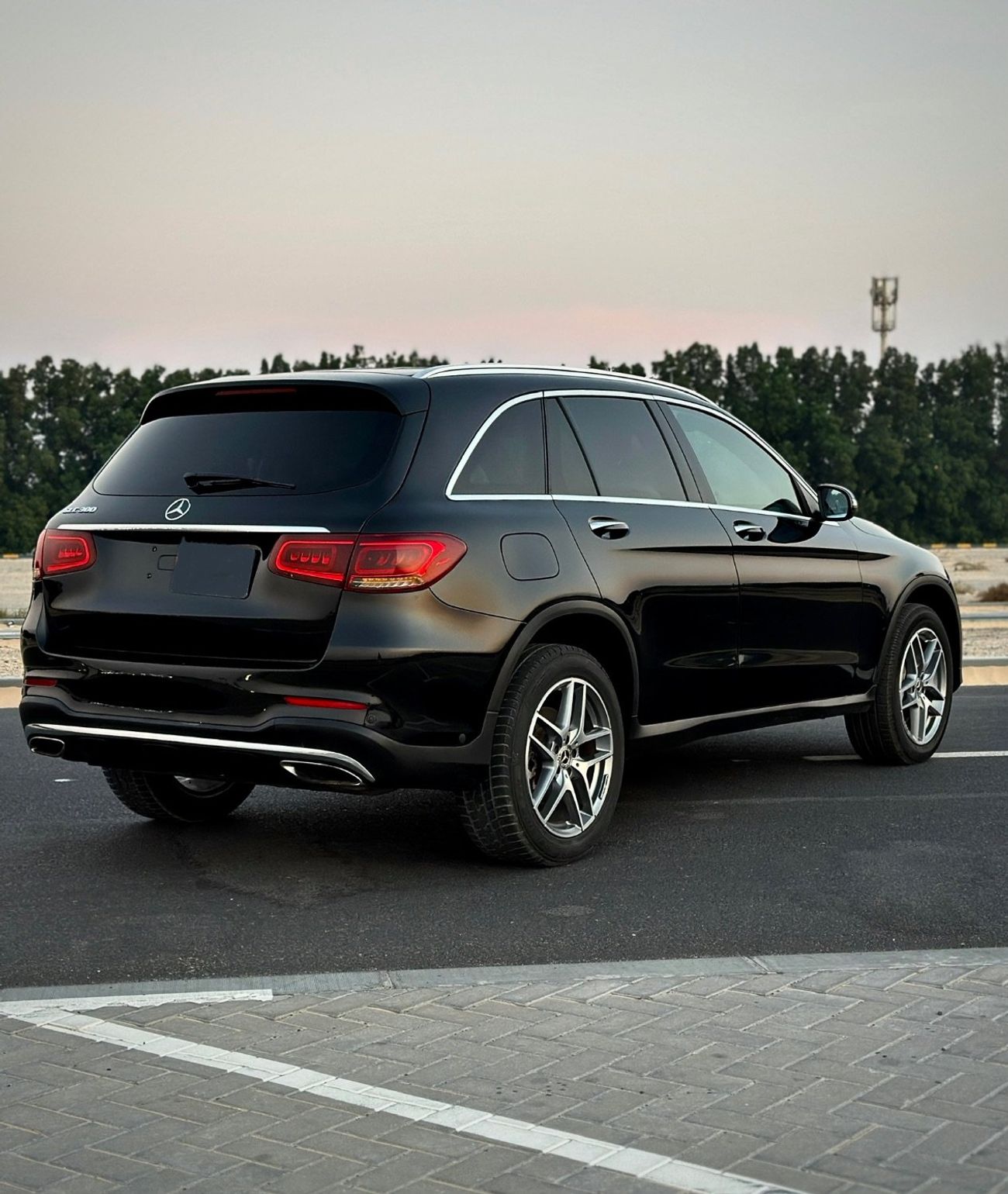 مرسيدس بنز GLC 300 Premium 2.0L