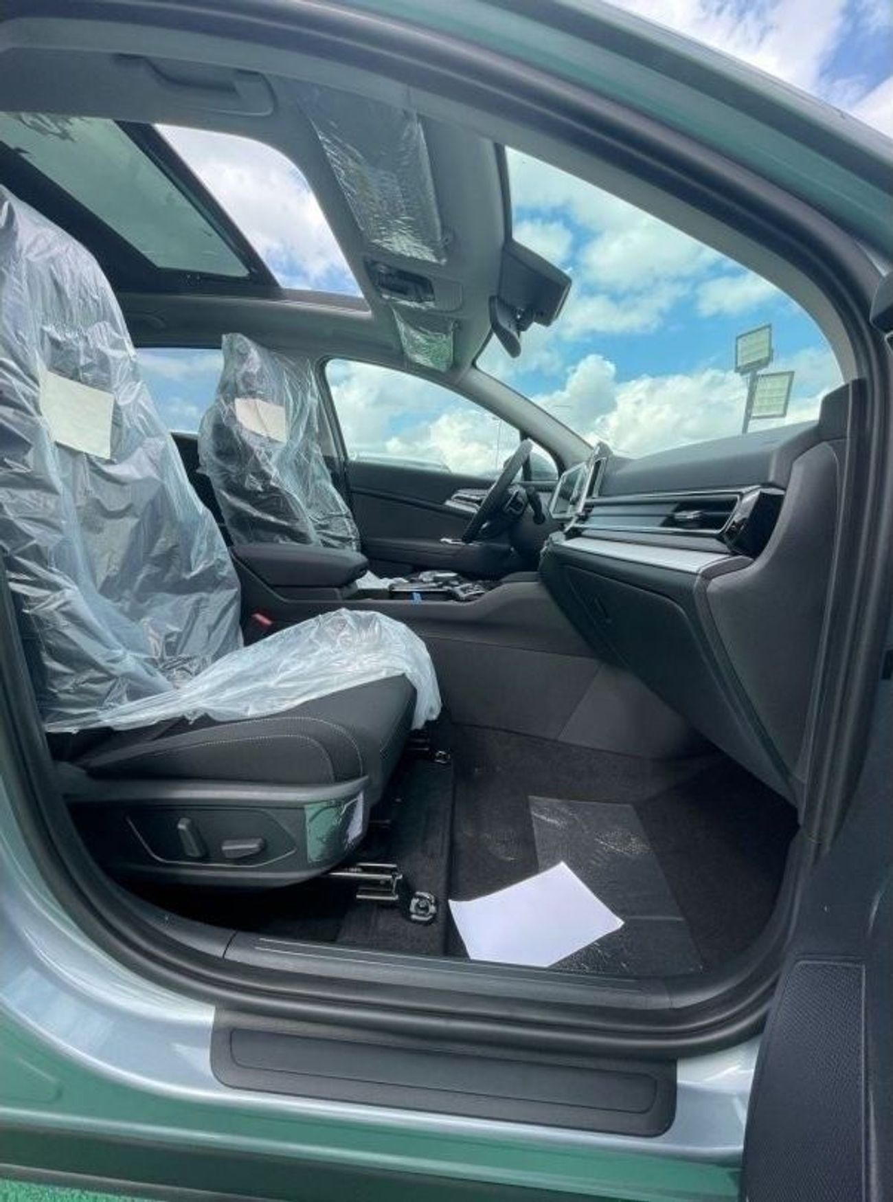 كيا سبورتيج 1.6 with sunroof two electric seats bush start