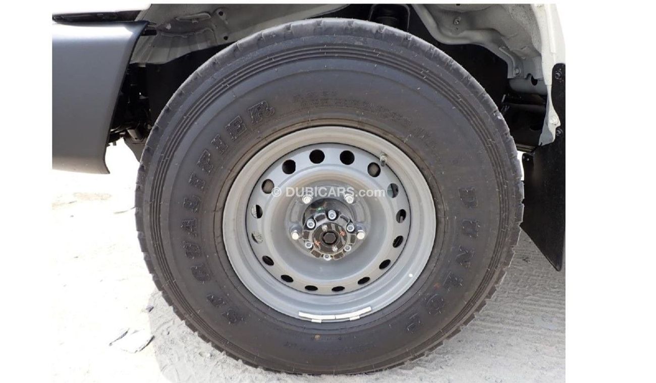 Toyota Land Cruiser Pick Up 2023 Toyota Land Cruiser Pickup 4.5L V8 Diesel Double Cab