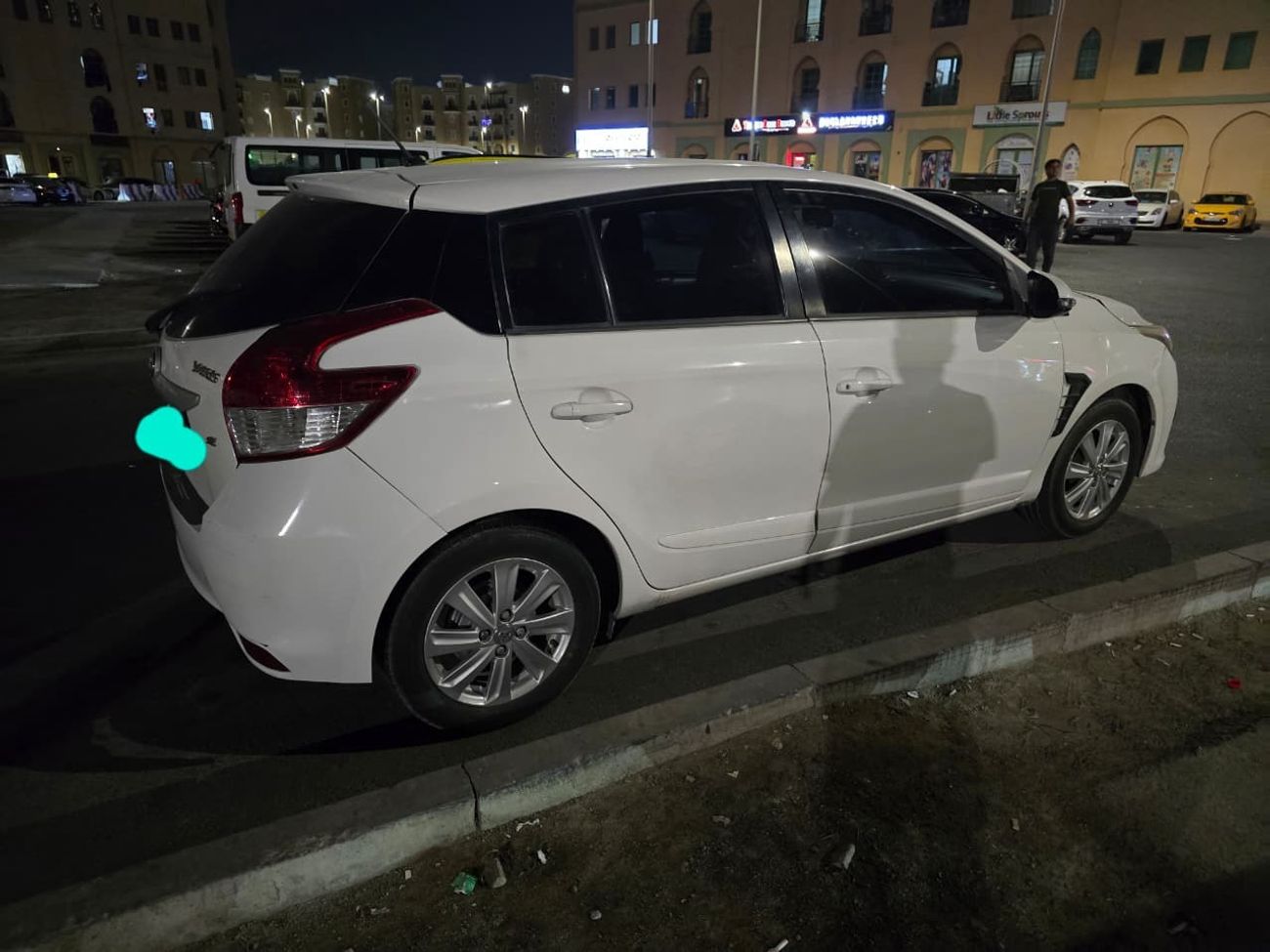 تويوتا يارس SE 1.5L Hatchback