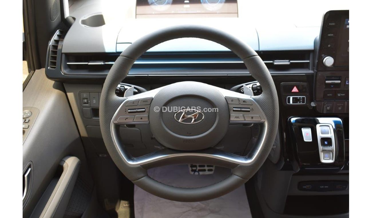 Hyundai Staria Premium CEO 2.2 CRDI 8 Speed Automatic AWD (7 Seater)
