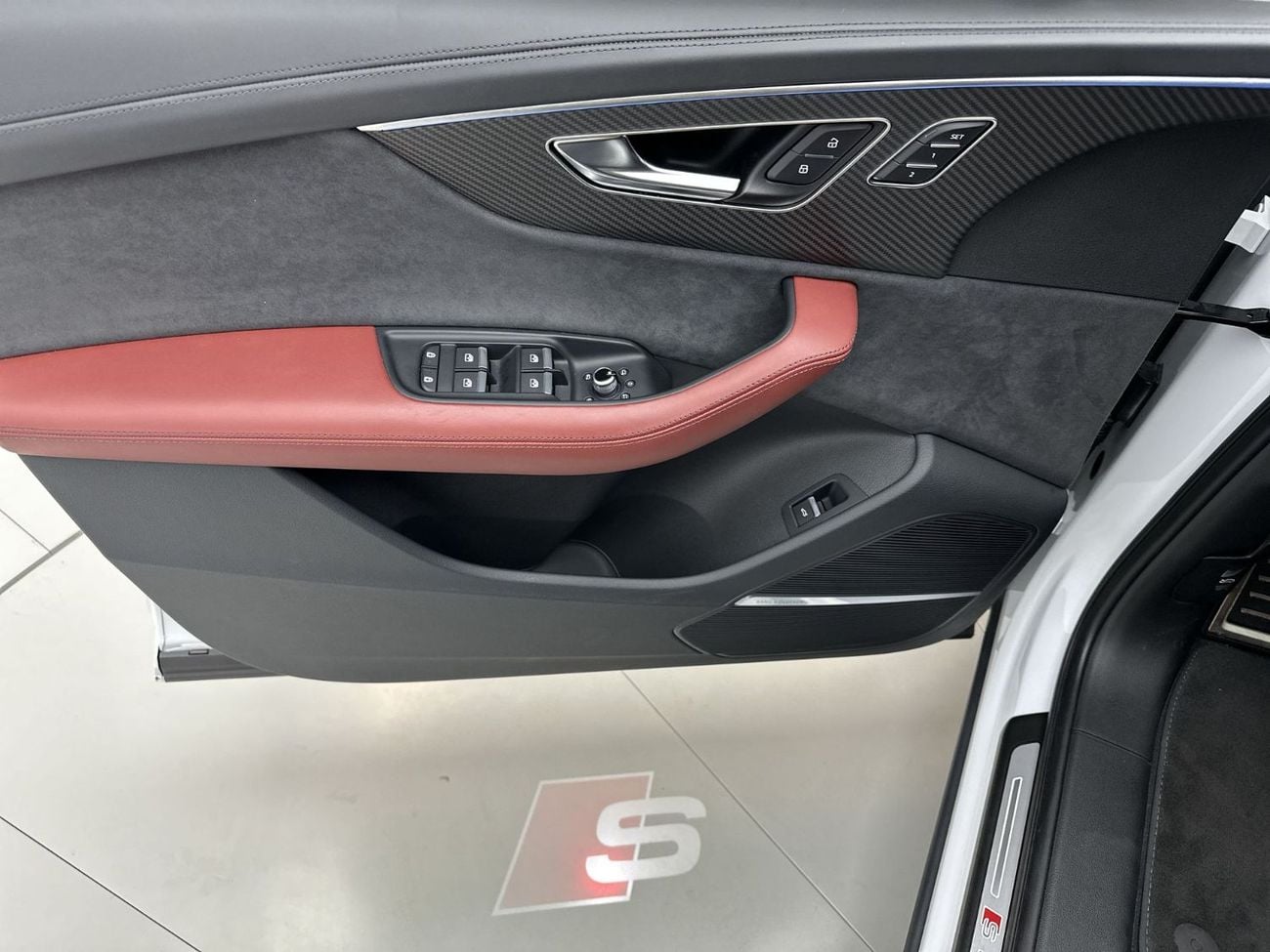 أودي SQ7 SQ7 SUV TFSI 507hp (Ref# 20069)