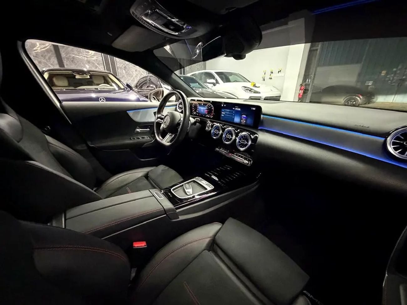 مرسيدس بنز A 200 Premium + 2.0L