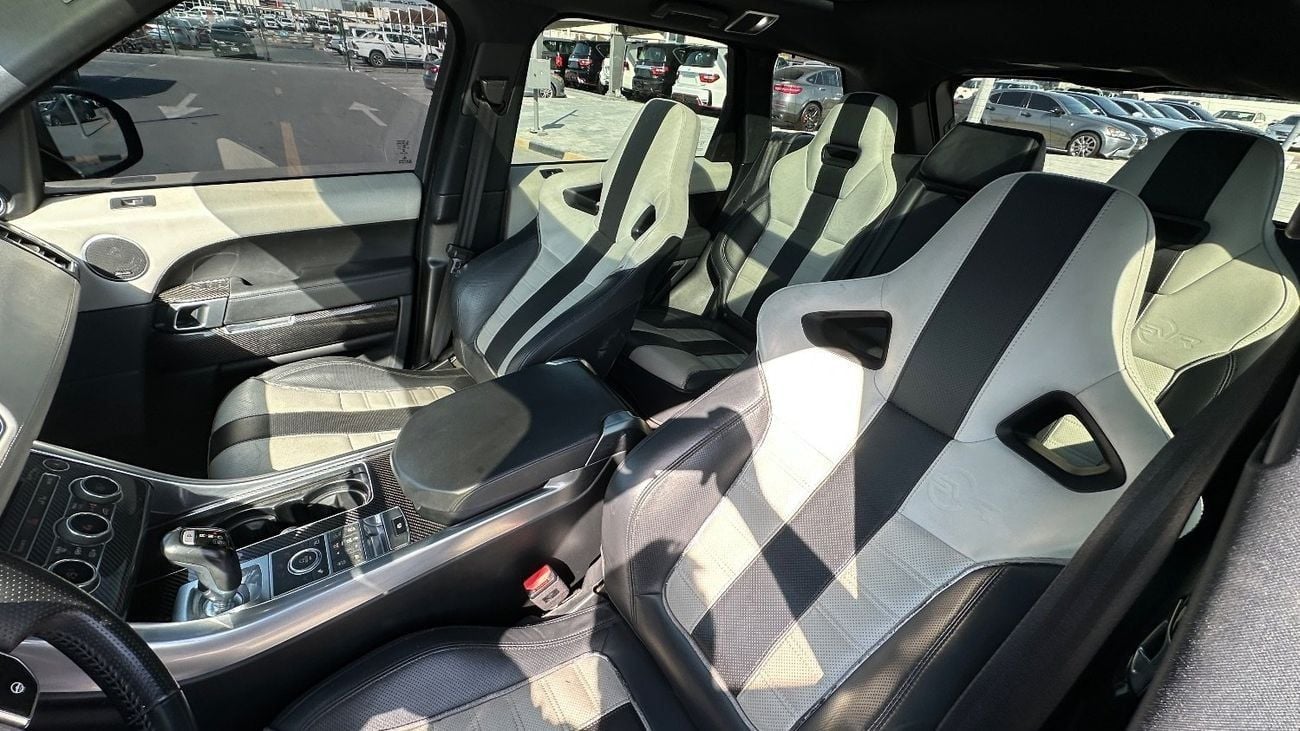 Land Rover Range Rover Sport SVR 5.0L (550 HP)