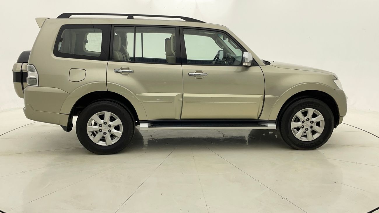 ميتسوبيشي باجيرو GLS MIDLINE 3.5 | بدون دفعة مقدمة | اختبار القيادة في المنزل