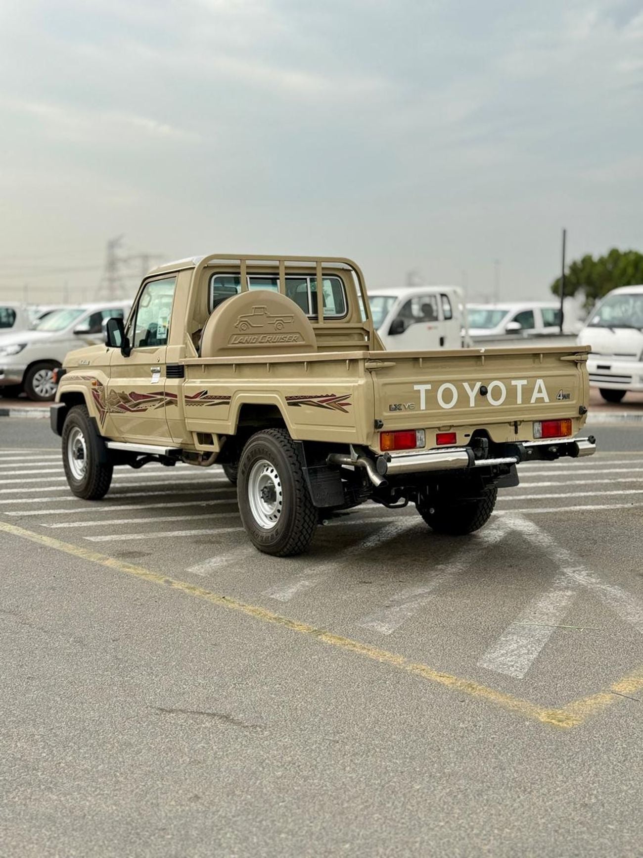 تويوتا لاند كروزر بيك آب SC 4.0L