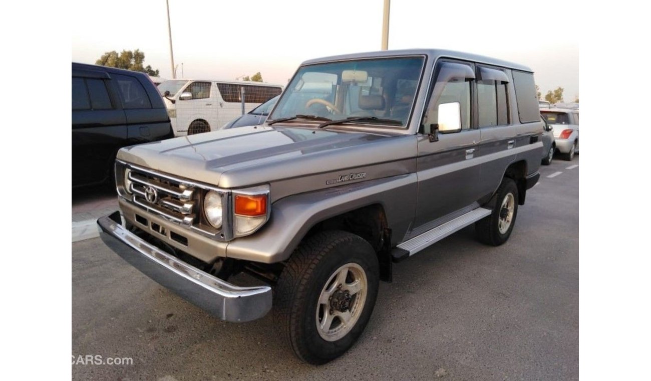تويوتا لاند كروزر Toyota land cruiser lx 2002 Right hand drive 4wd (Export only)