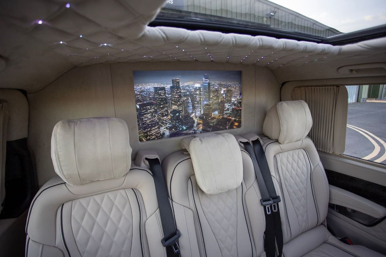 مرسيدس بنز V 300 Senzati® Jet Class® Oryx Edition® 7 seat Silk Beige Leather