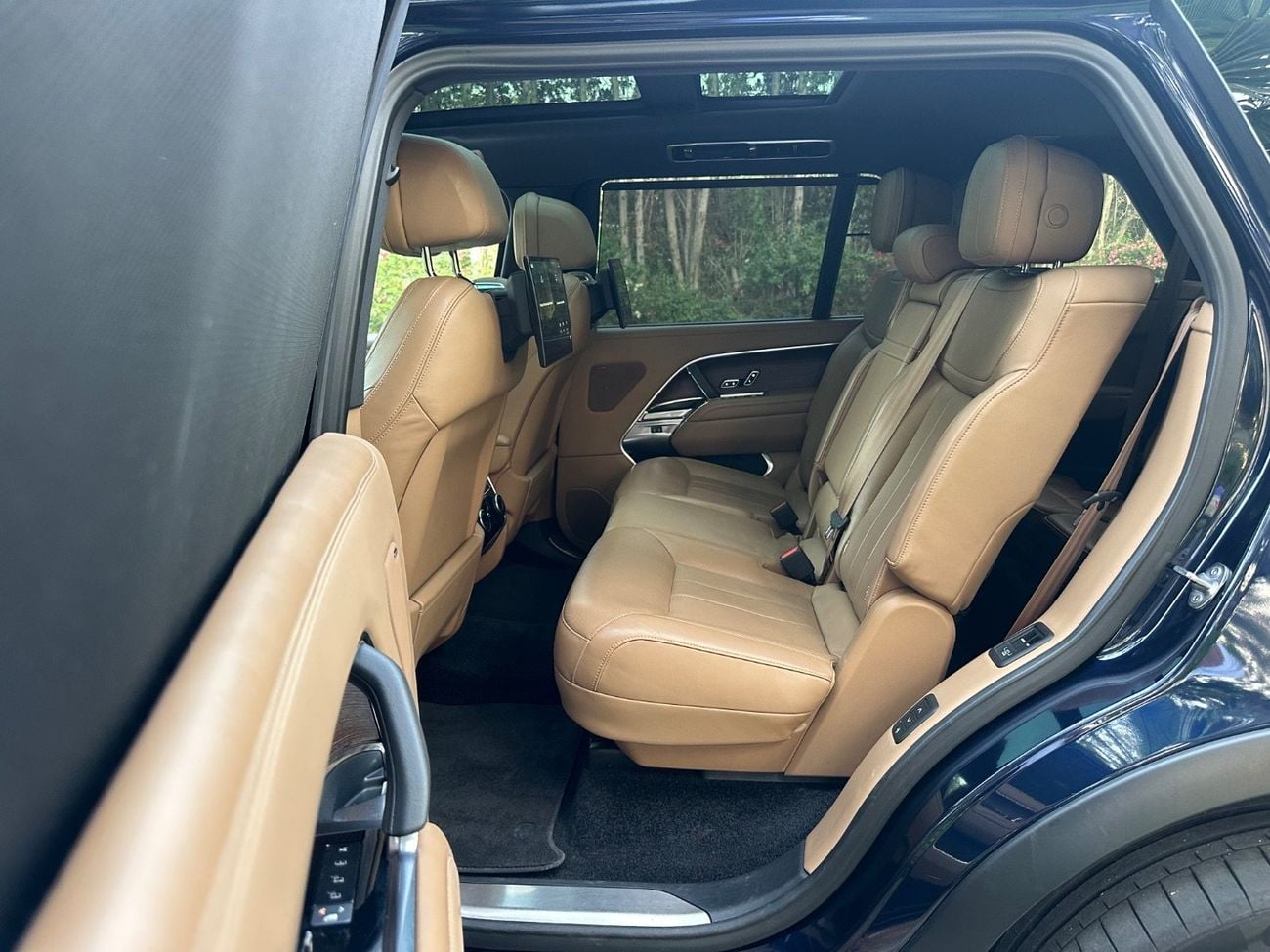 لاند روفر رينج روفر Vogue Autobiography D300 | 2024 | 3.0L V6 DIESEL | 300 HP | 7 SEATER | Perfect Condition
