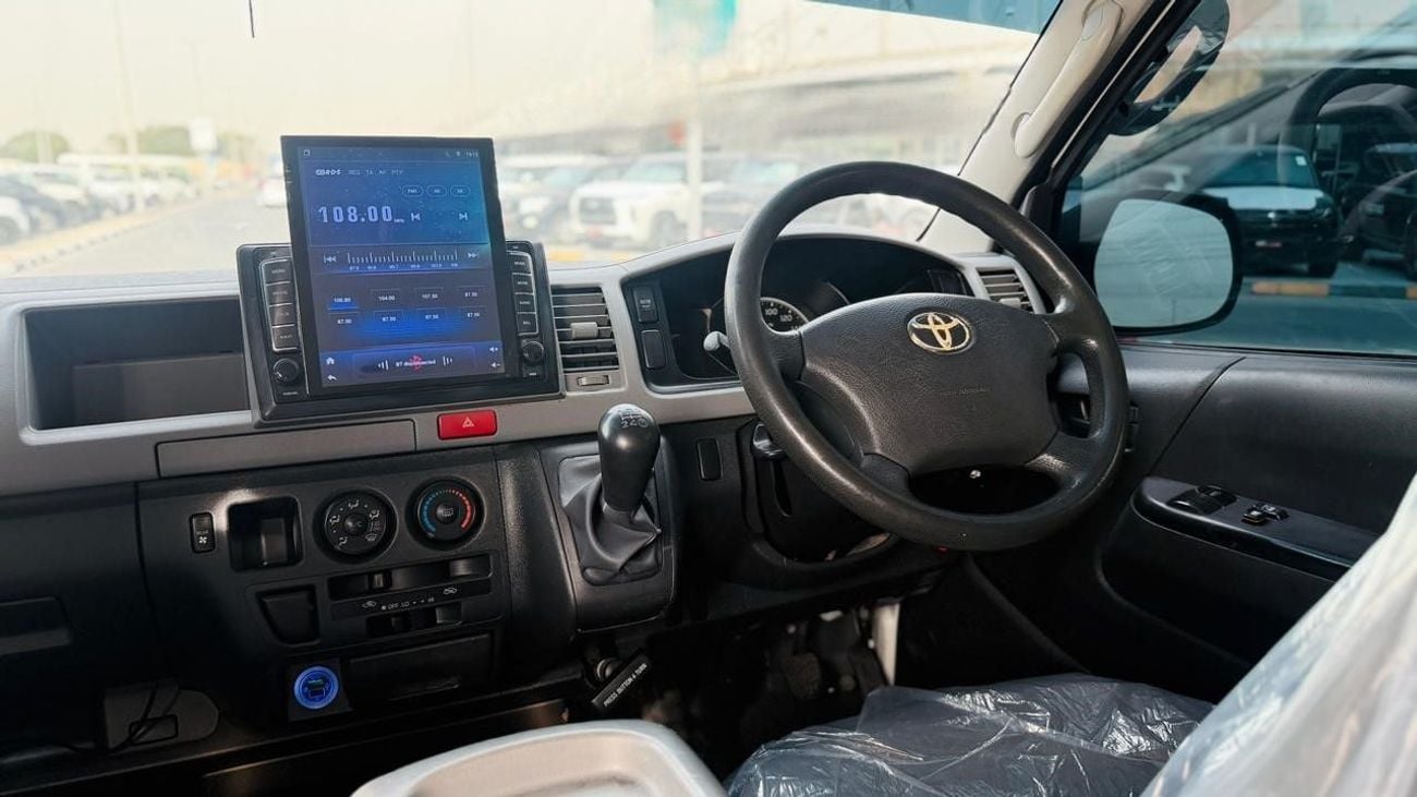 Toyota Hiace 2009 | RHD | 3.0L DIESEL ENGINE | MANUAL TRANSMISSION | 14 SEATERS | 2WD |