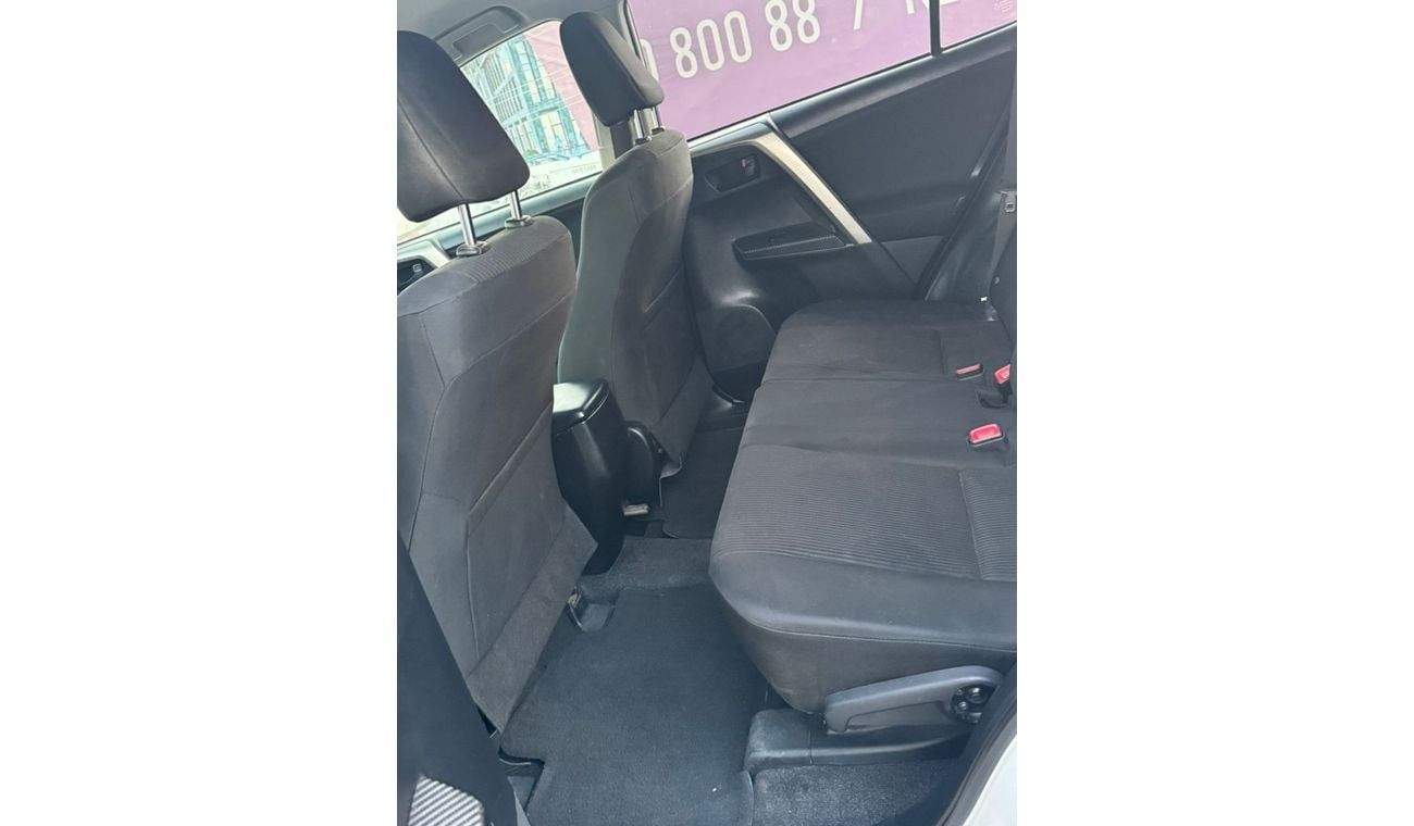 تويوتا راف ٤ EX 2.5L in excellent condition and requires no expenses