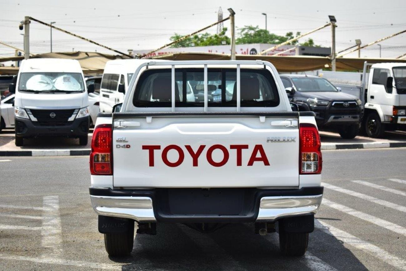 تويوتا هيلوكس GL 2.4L Double Cab Utility
