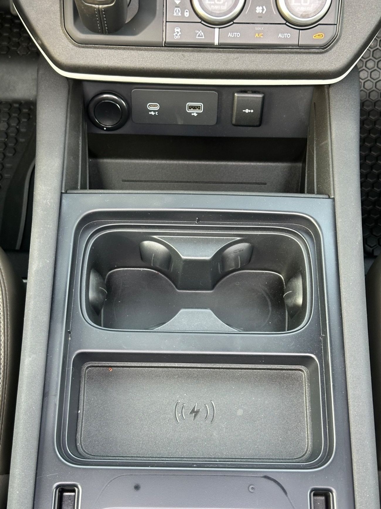 Land Rover Defender P300 90 S 2.0L (5 Seater)