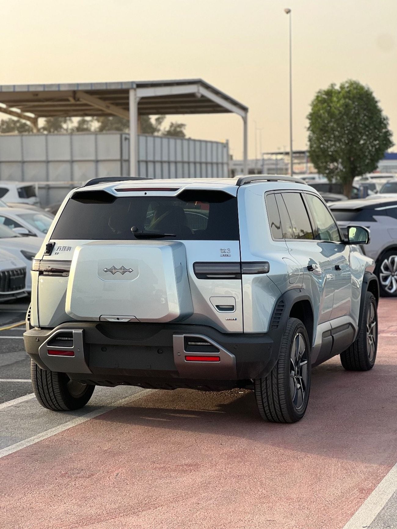 بي واي دي Leopard 3 TITANIUM