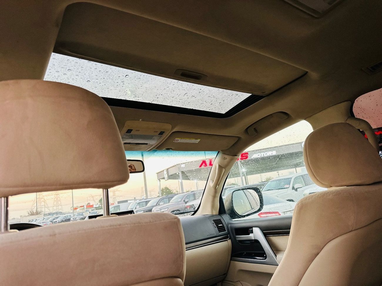 Toyota Land Cruiser VXR 5.7L 4WD