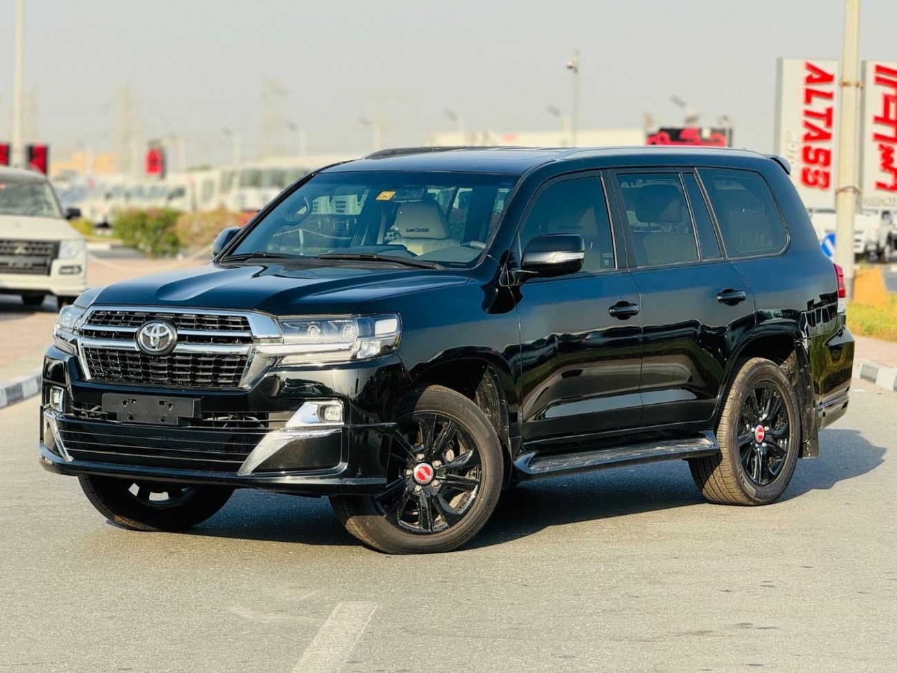 Toyota Land Cruiser Toyota Land Cruiser 2018 black color v6 full options