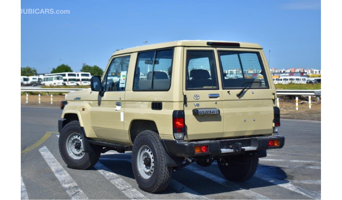 تويوتا لاند كروزر 70 V6 4.0L Petrol 4WD 7 Seater Manual Transmission - EURO 4