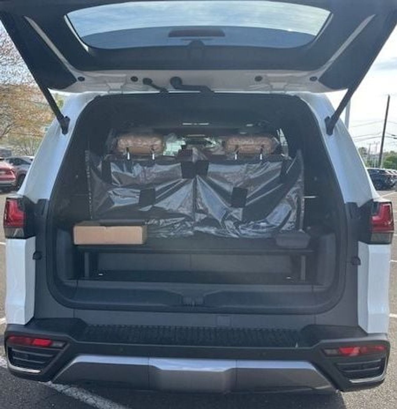 Lexus LX 700h Luxury 7-Str 3.5L V6 Hybrid