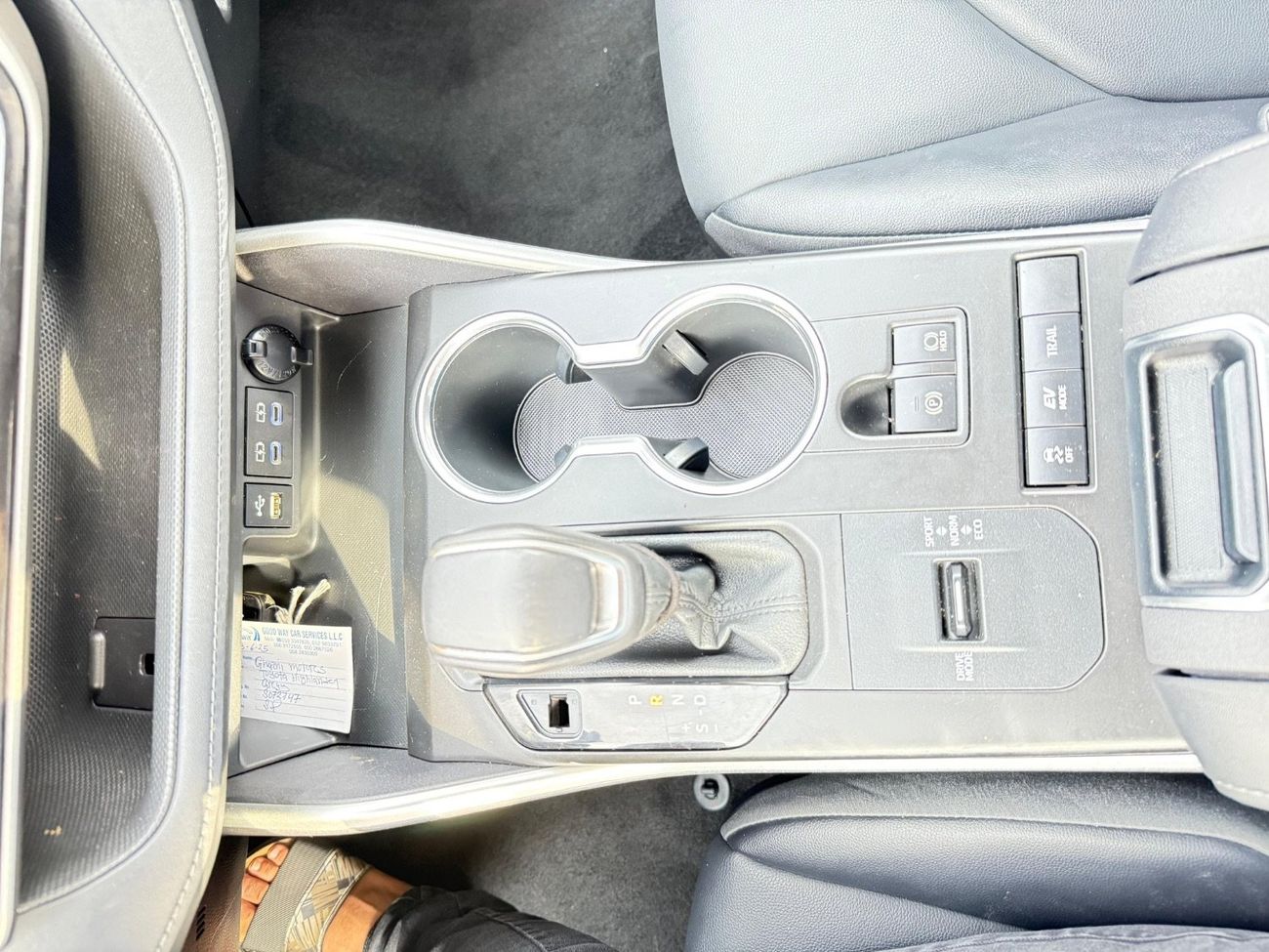 Toyota Highlander Hybrid XLE Full option Sunroof,leather seats