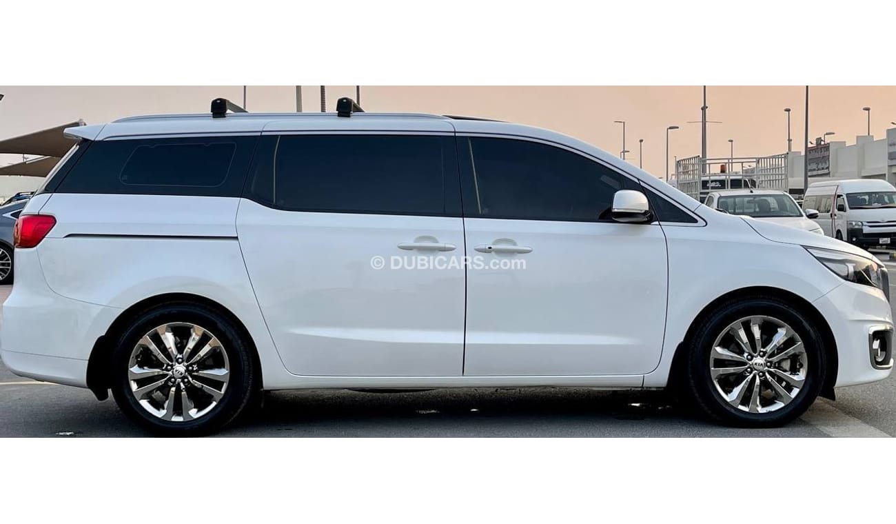 كيا كارنيفال كيا كرنفال 2016 خليجي فل أوبشن بحالة ممتازة بدون حوادث