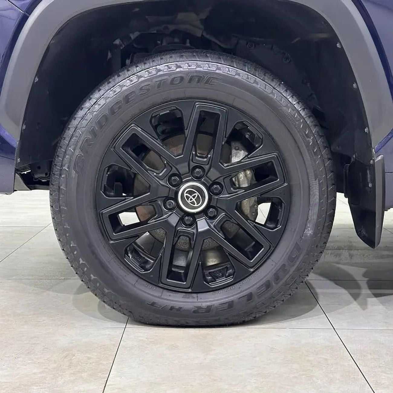 تويوتا تاندرا Crewmax Limited 5.7L Limited