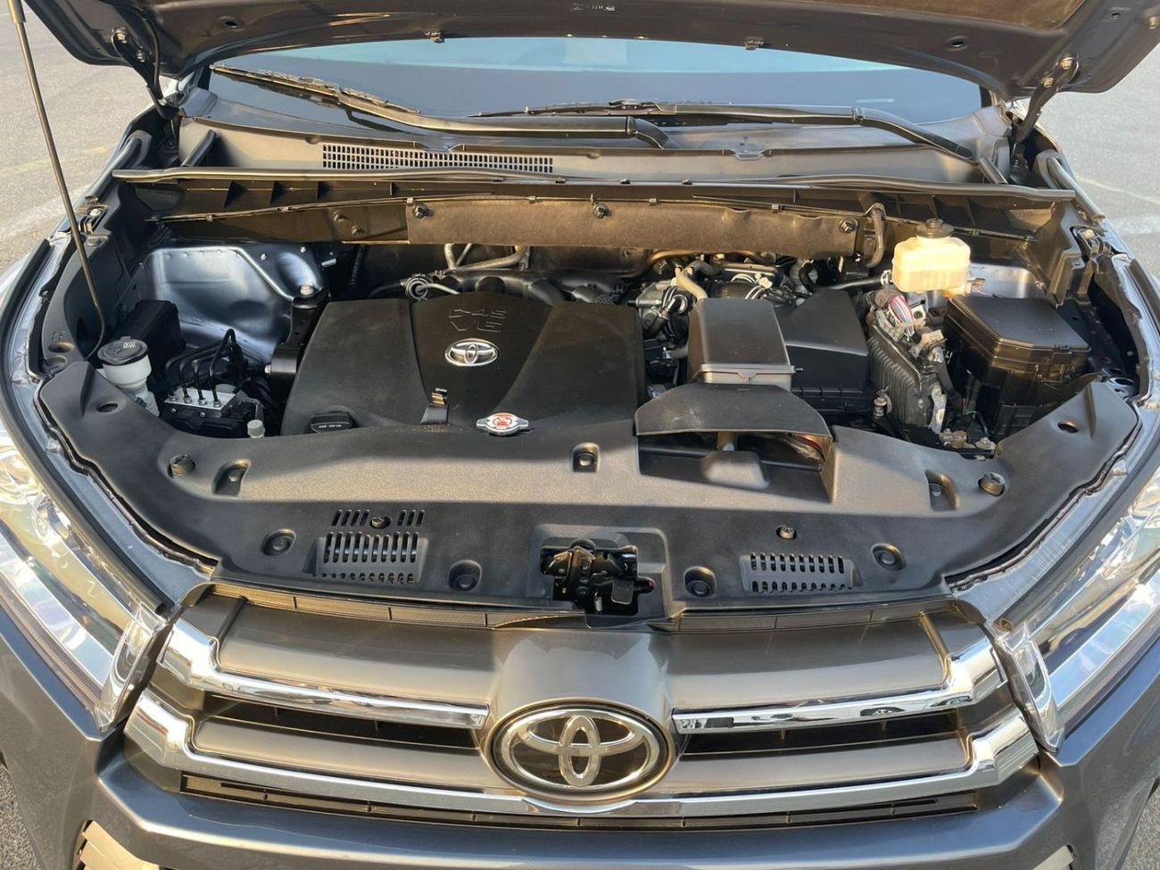 Toyota Highlander 2019 Toyota Highlander 3.5L V6 - Limited Edition Full Option 4x4 AWD - Inside Brown - Special Specs