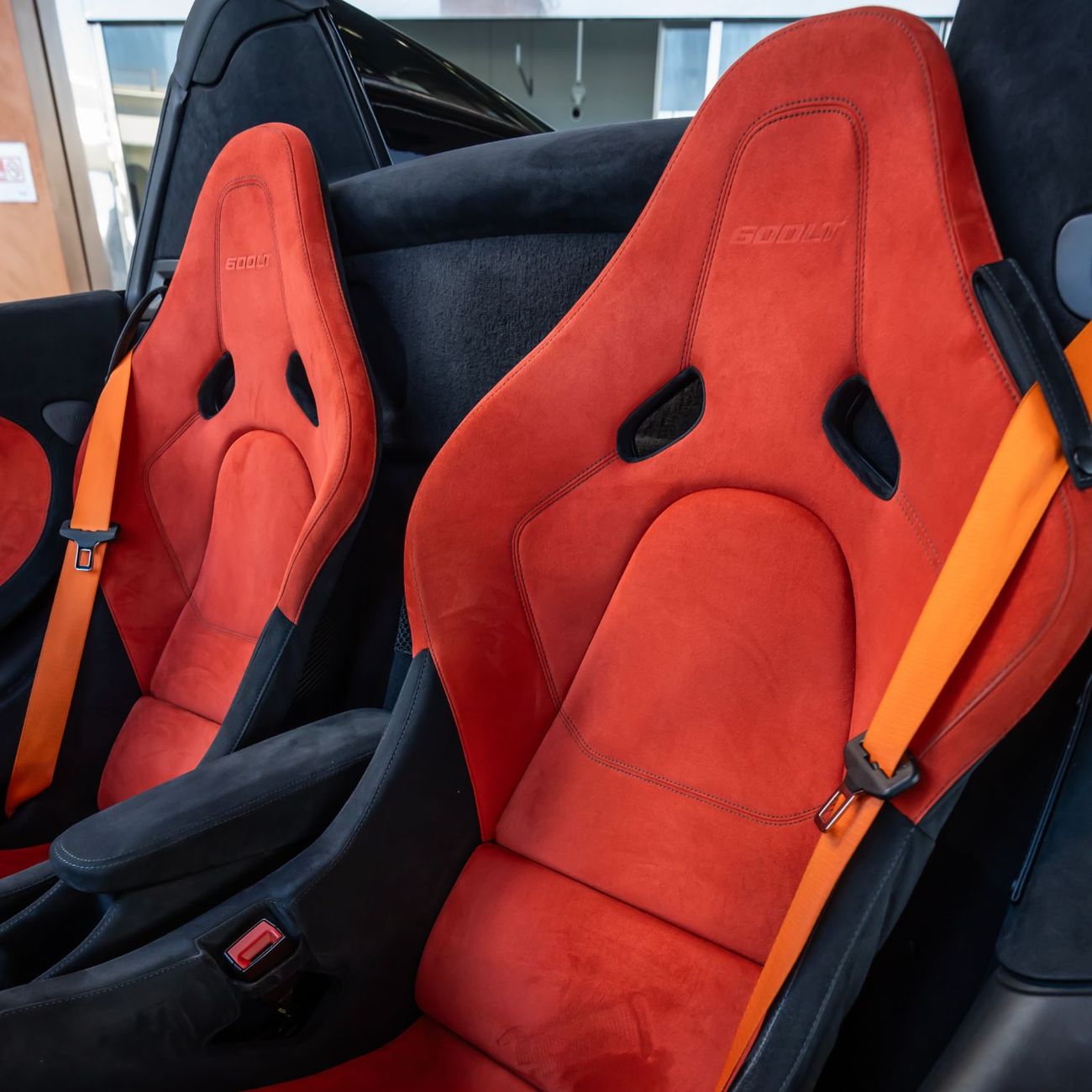 مكلارين 600LT 2020 MCLAREN 600LT SPIDER GCC WITH ONE YEAR FREE SERVICE