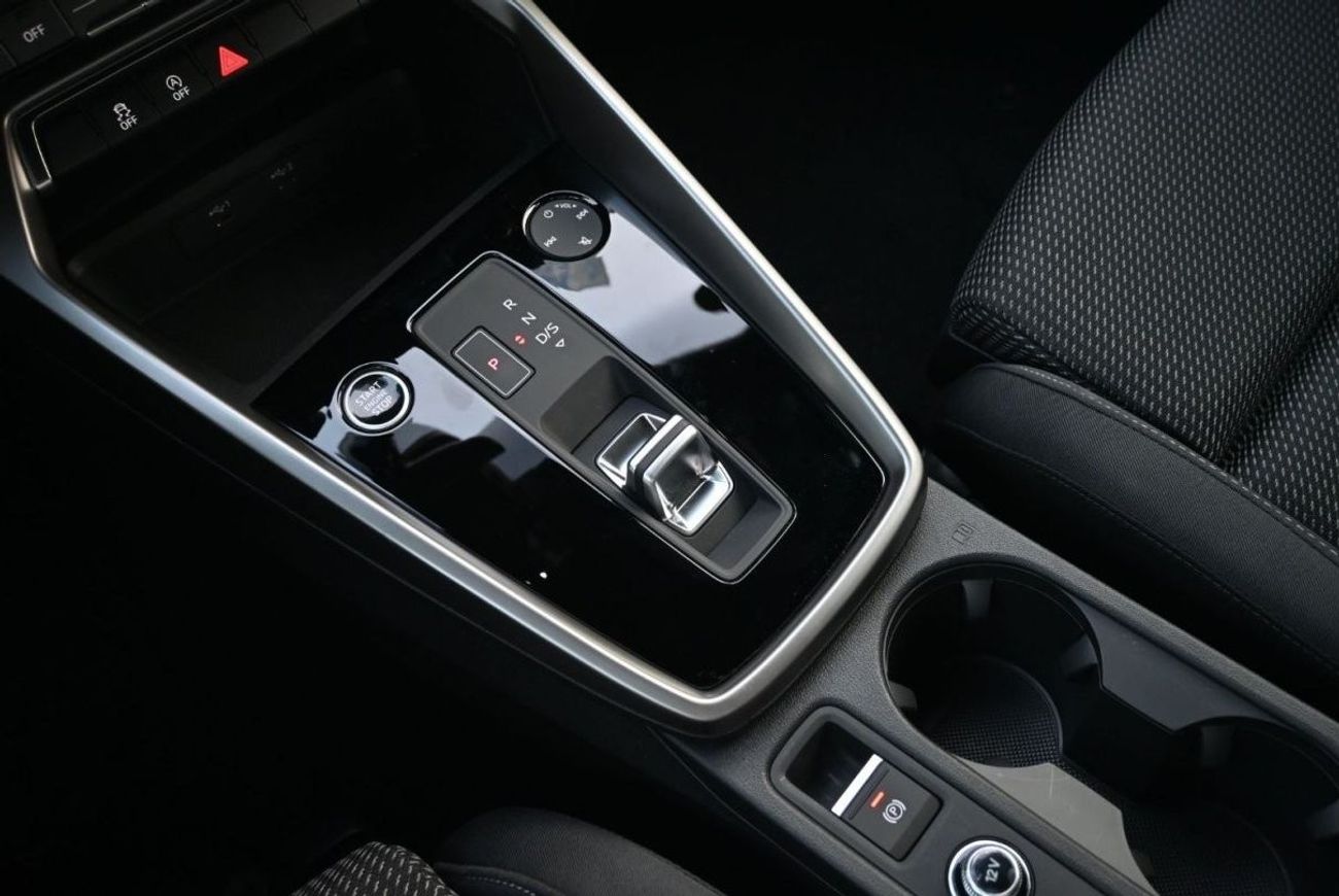 Audi A3 S Line 35TFSI 1.4L Turbo, Petrol Model 2024, Color White