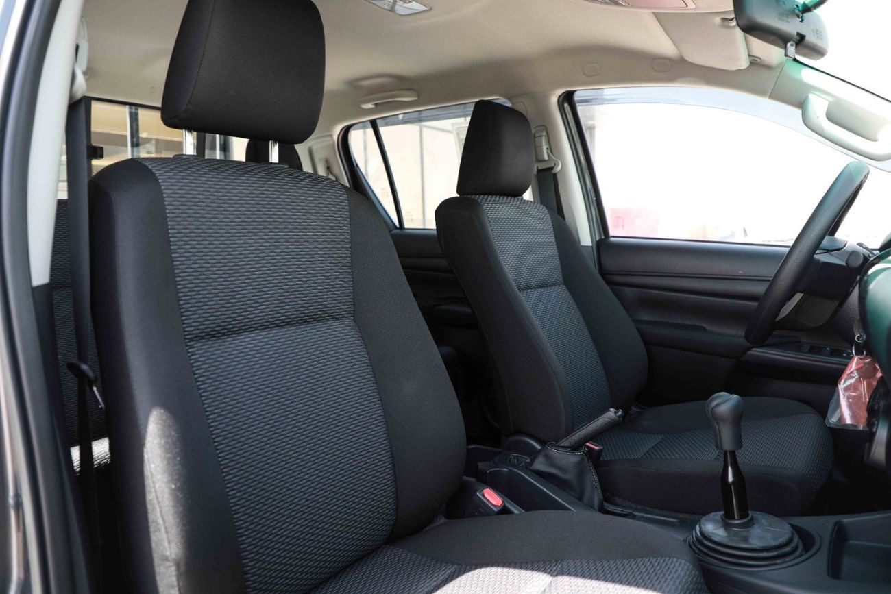 Toyota Hilux 2025 TOYOTA HILUX LOW 2.4 - PLATINUM WHITE PEARL inside BLACK | Export Only