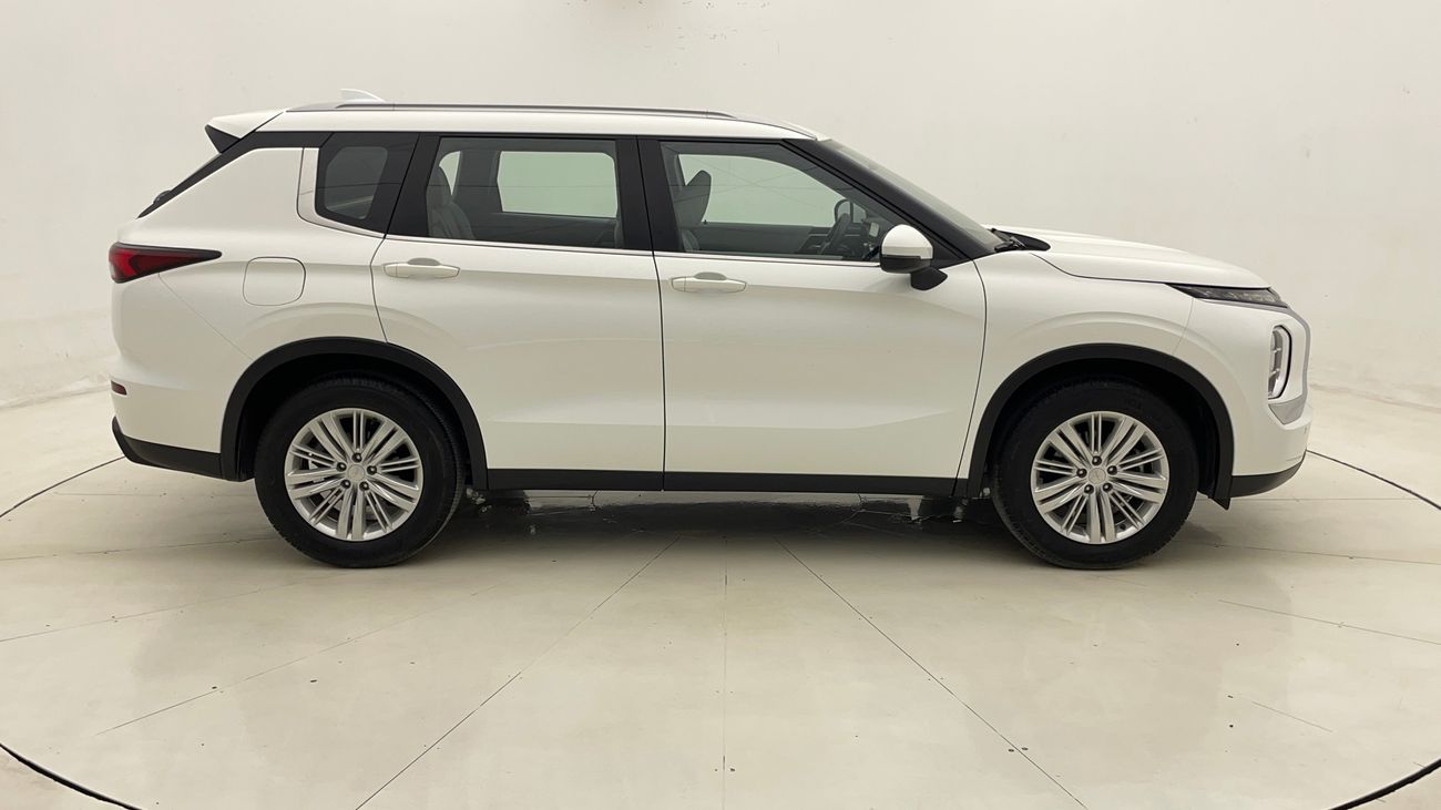 Mitsubishi Outlander ML WITH FABRIC SEAT 2.5 | Zero Down Payment | Home Test Drive