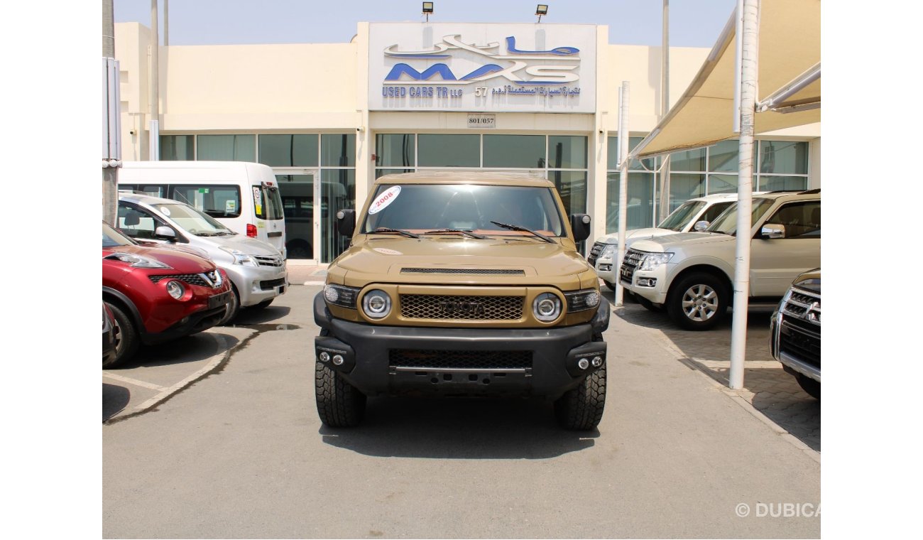 Toyota FJ Cruiser ACCIDENTS FREE - GCC - 2 KEYS - FULL OPTION - CAR IS IN EXCELLENT CONDITION