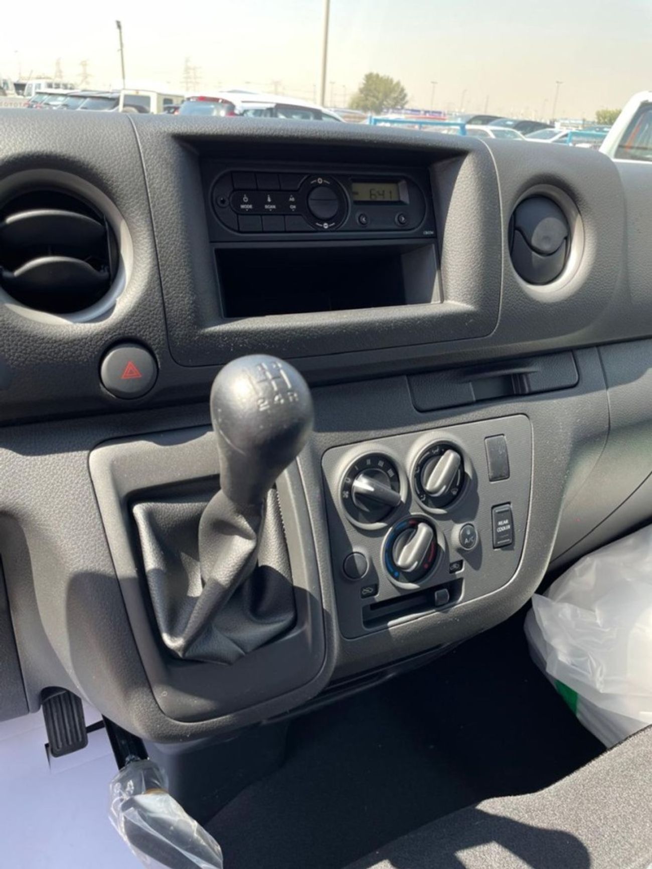 نيسان أورفان Nissan Urvan 2025 2.5L Diesel Best Price For Export!!!