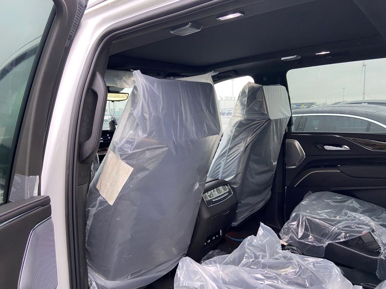 كاديلاك إسكالاد 6.2 V8 PETROL