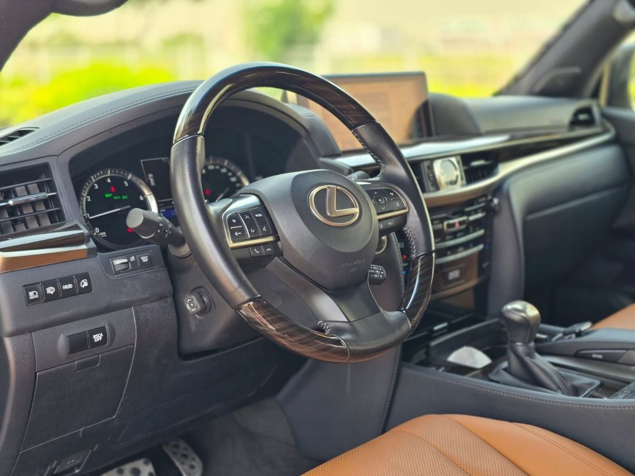 لكزس LX 570 SIGNATURE
