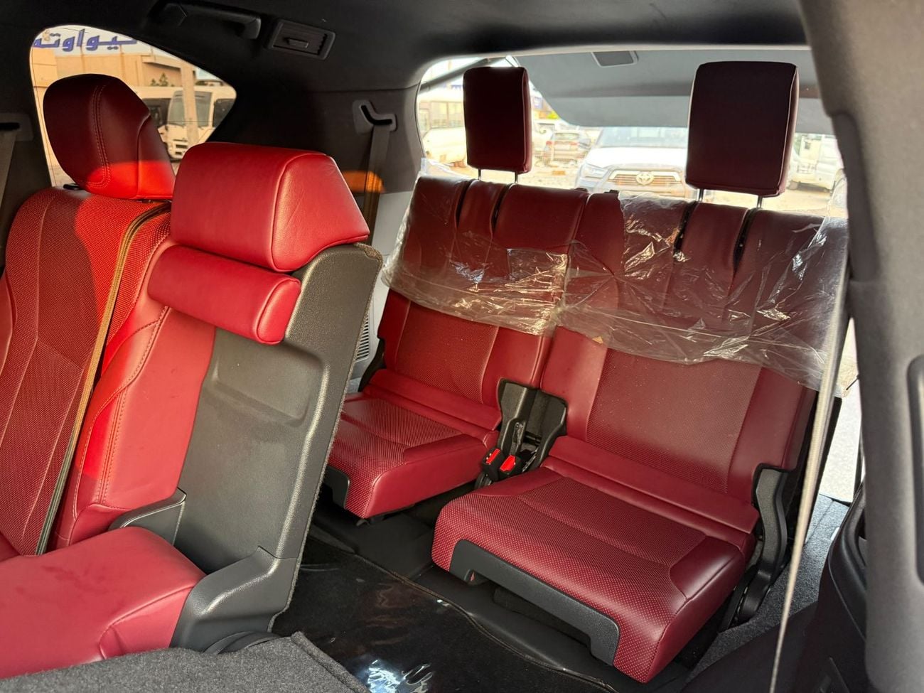 Lexus LX600 SIGNATURE 2023 LEXUS Lx600 SIGNATURE 7 SEATS 3.5TT AL FUTTAIM GCC 1st OWNER   KM: 71,000 PRICE: