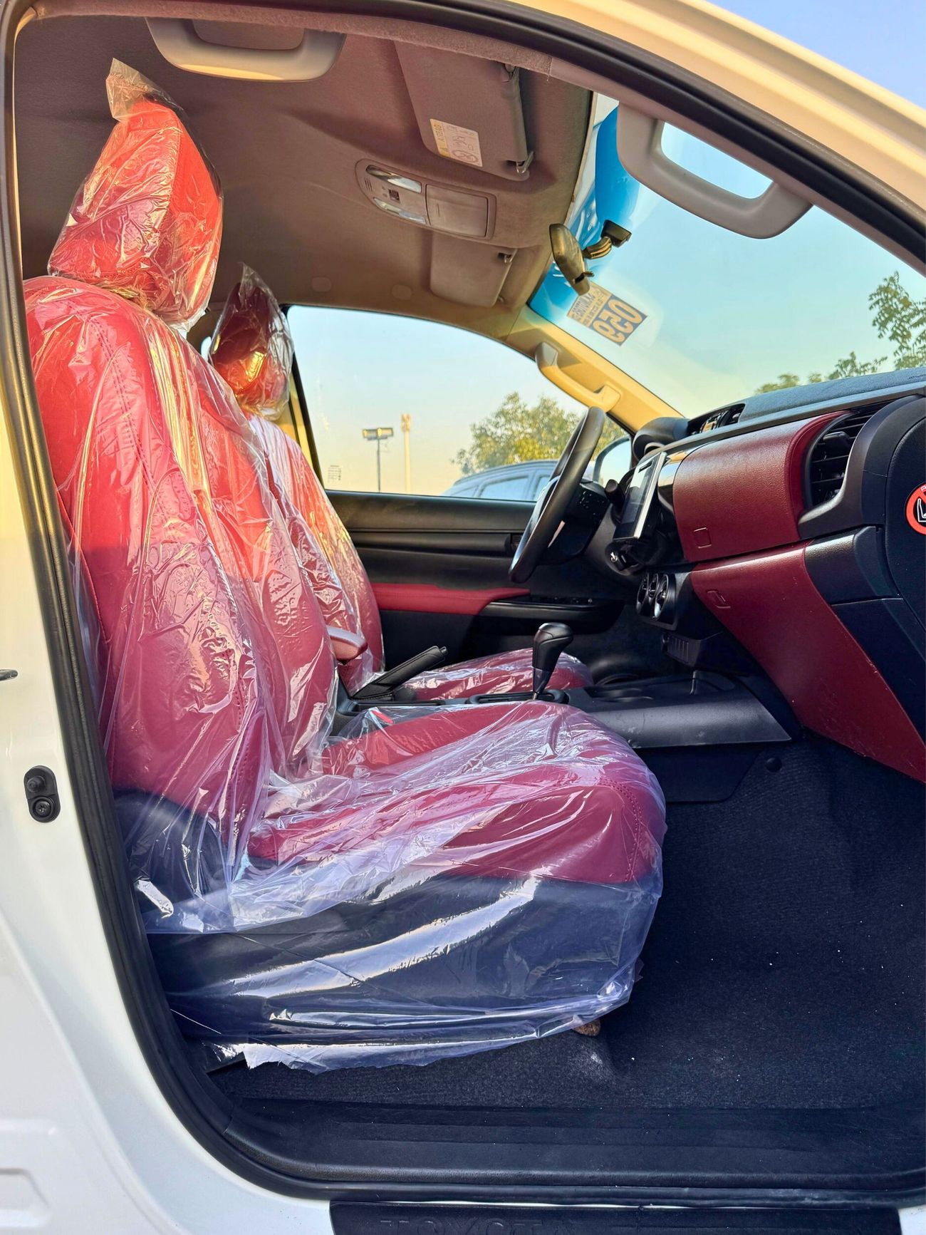 Toyota Hilux DIESEL/ A/T / 4WD/ CHROME BUMPER/ EXPORT ONLY / LOT#85555