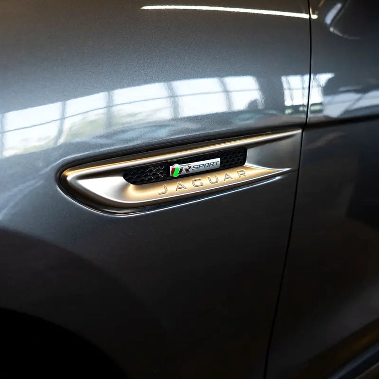 جاكوار F بيس 1,532 p.m • 0% Downpayment • R-Sport • 1 Year Warranty