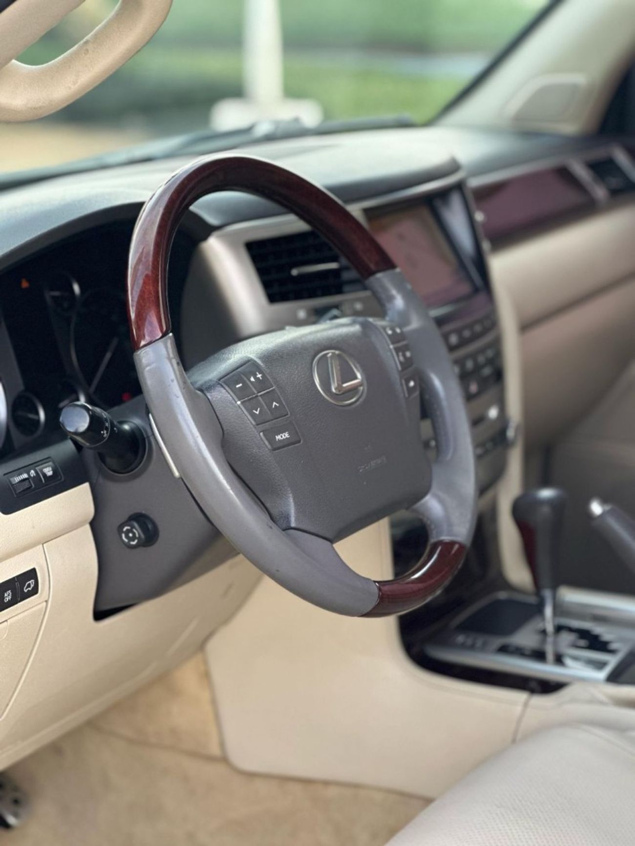 Lexus LX 570 Sport Platinum 5.7L