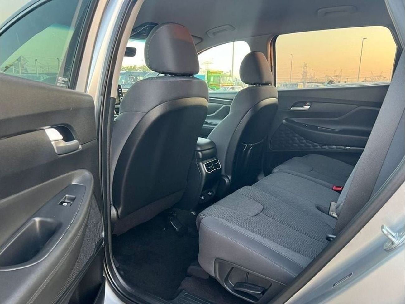 Hyundai Santa Fe 2022 Hyundai Santa Fe, SE - 2.5L  4 Cyl - Lane assist - Android Apple Play - Well Maintained Car wit