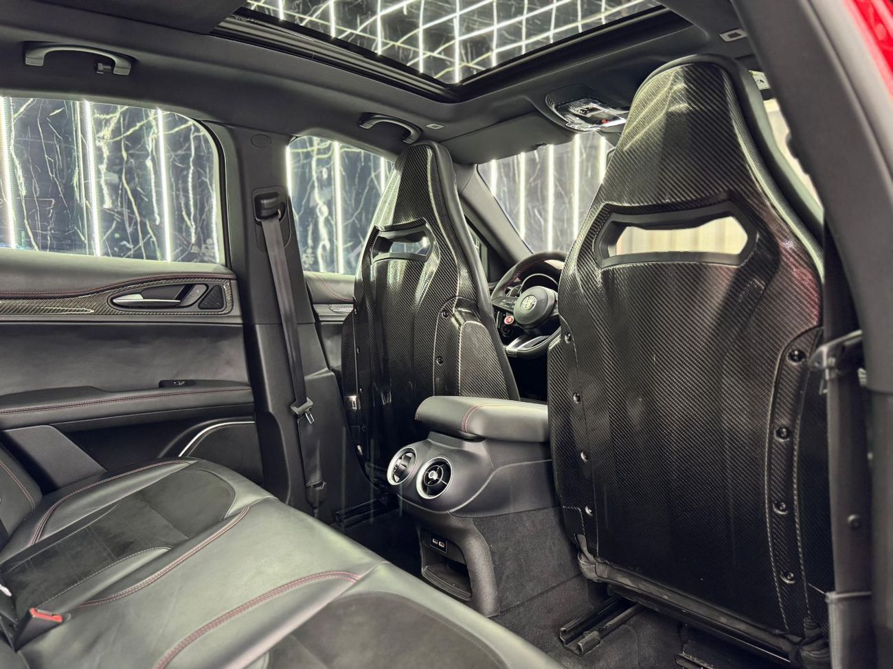 ألفا روميو ستيلفيو Quadrifoglio 2.9L (503 HP) 2018 Alfa Romeo Stelvio Q4, Warranty, Carbon Fiber Package, Excellent Con